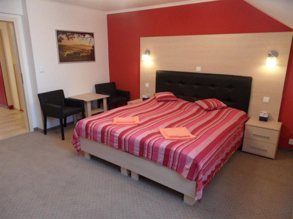 Apartments Verona Karlovy Vary Exterior foto